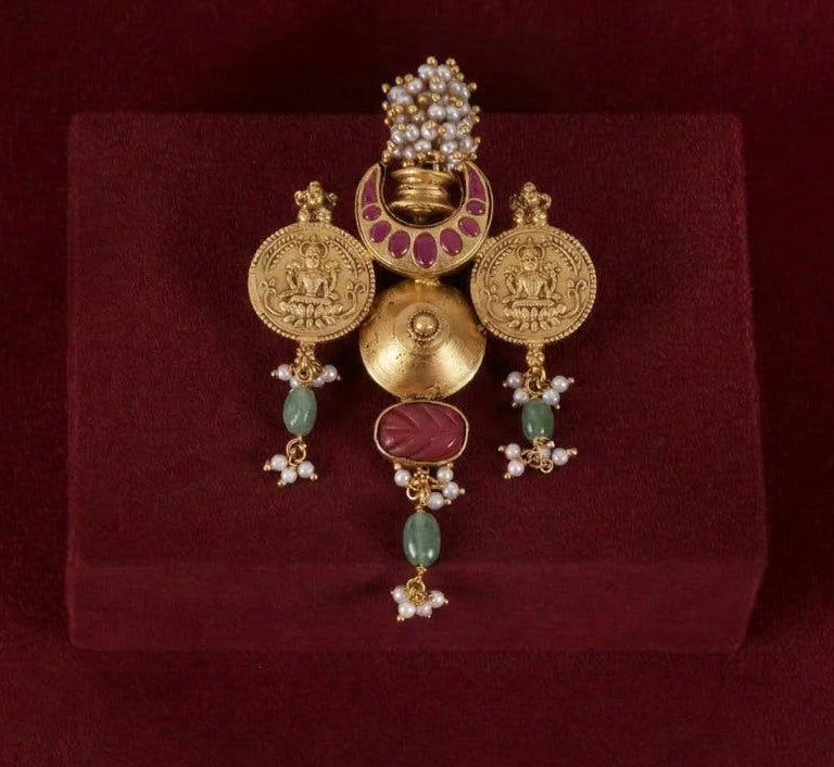 Kaarthigai Pendant