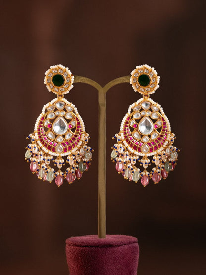Vizhithirai Earring