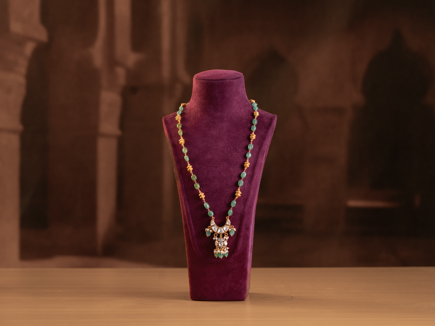 Ilayanila Neckwear Set