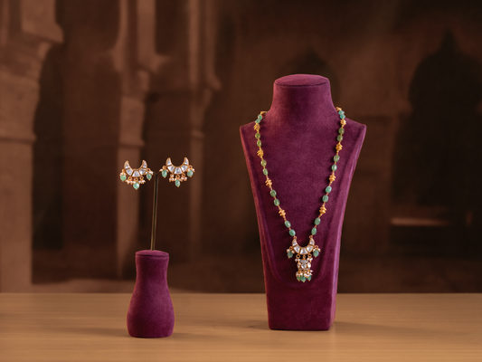 Ilayanila Neckwear Set