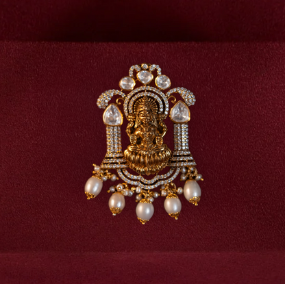 Aayizhai Pendant