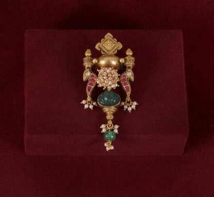 Madhil Pendant